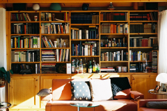Wohnzimmerschrank-in-Kiefer-für-Bücher